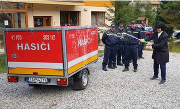 V Žilinskom kraji pribudol ďalší protipovodňový vozík, dostali ho hasiči v Demänovskej Doline