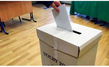 Účinnosť novely zákona s 50-dňovým moratóriom na volebné prieskumy pozastavil Ústavný súd