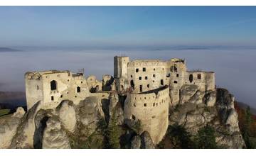VIDEO: Jesenné zábery na Lietavský hrad z vtáčej perspektívy