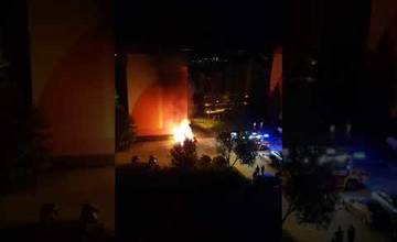 VIDEO: Na sídlisku Hájik práve zhorelo ďalšie osobné auto