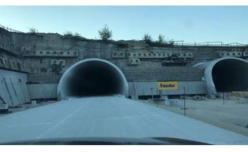 VIDEO: Prejazd rozostavaným diaľničným tunelom Ovčiarsko
