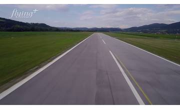 VIDEO: Prelet ponad Letisko Žilina v Dolnom Hričove a následné pristátie