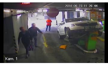 VIDEO: Video z nehody v parkovacom dome OC Mirage