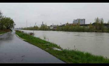 VIDEO: Aktuálny stav riek v Žiline: SHMÚ vydal výstrahu III. stupňa pred povodňami
