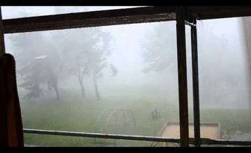 VIDEO: Búrka a neporiadok na Vlčincoch