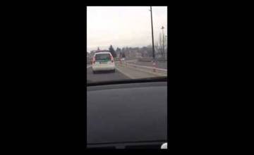 VIDEO: Jazda za vozidlom štátnej polície v Žiline