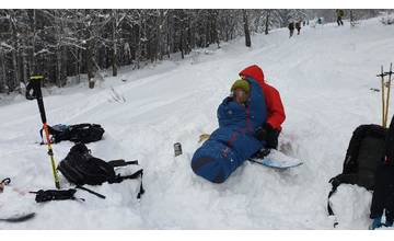 V nedeľu sa v Malej Fatre zranila 32-ročná Češka, na pomoc k nej lyžovali horskí záchranári