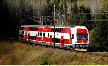 Železnice budú pri vlakoch medzi Bratislavou a Žilinou refundovať meškanie až do výšky 100 percent