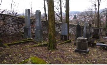 Poškodenie Židovského cintorína v Rajci nemalo náboženský podtón, hroby zrejme zničili mladí chlapci