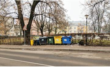 Koše na separovanie odpadu v centre Žiliny chýbajú, dôvodom je podľa mesta málo rezidentov