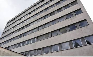 Žilinská nemocnica vymení 196 okien na dvoch budovách, celkové náklady predstavujú 95-tisíc eur