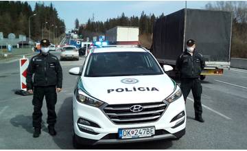 Polícia uzavrela hraničné priechody aj pre nákladné autá, výnimku má len niekoľko druhov prepravy
