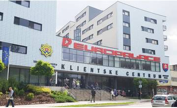 Klientske centrá sú oddnes otvorené, vybavovať môžete aj naďalej online za polovičný poplatok