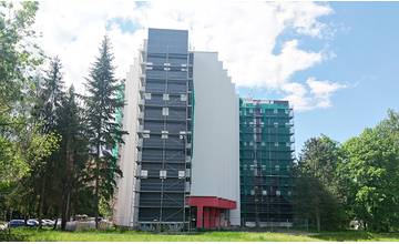 Rekonštrukcia internátov na Veľkom Diele pokračuje, polovicu obnovených blokov už skolaudovali