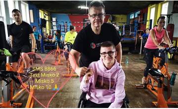 Osemnásť ľudí zo Žiliny prejde na bicykli Slovensko, podporia tým zbierku pre ochrnutého chlapca