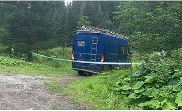 Ukradnutú dodávku našli v lese na Orave, zlodeji z nej zobrali pracovné náradie za 3 000 eur