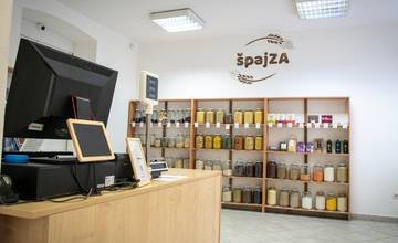 V Žiline založili bezobalový obchod špajZA: Pri ukladaní tovaru využívame aj skúsenosti z Tetrisu
