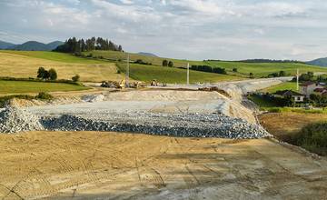 Výstavbu štyroch diaľničných úsekov v Žilinskom kraji vrátane Višňového a privádzača rieši NAKA