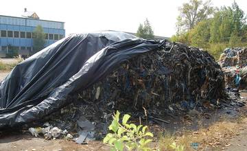 FOTO: Policajti odhalili v Martine nelegálnu skládku odpadu, počas akcie zadržali 39-ročného Poliaka