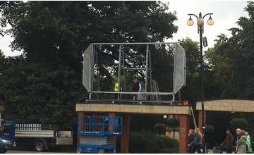 Veľkoplošnú obrazovku z Hlinkovho námestia konečne demontovali, nájomca nedodržal dohodu