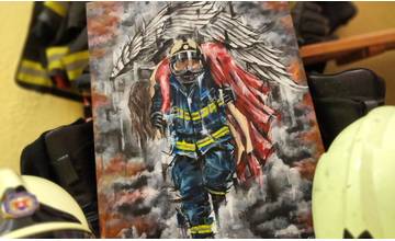 Žilinskí hasiči odštartovali dražbu obrazu, výťažok rozdelia nemocnici a nadácii Anjelské krídla