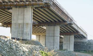 Najnižšiu cenu za dokončenie diaľnice D1 s tunelom Višňové ponúklo združenie Skanska