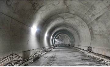 Zhotoviteľ úseku diaľnice D1 s tunelom Višňové by mohol byť známy ešte tento mesiac