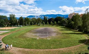 Multifunkčné ihrisko v areáli ZŠ Martinská v Žiline zrevitalizujú do leta