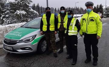 Poľsko sprísňuje opatrenia, vstup zo Slovenska je podmienený negatívnym testom v angličtine alebo poľštine