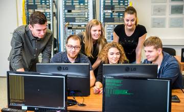 Prečo sa oplatí študovať informačné a sieťové technológie, manažment či informatiku práve v Žiline?