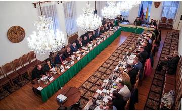 V pondelok mimoriadne zasadne Mestské zastupiteľstvo v Žiline, riešiť budú aj investície