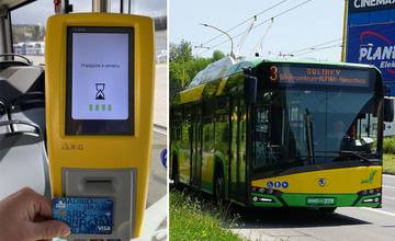 Vo všetkých vozidlách mestskej hromadnej dopravy v Žiline už fungujú platby kartou aj hodinkami