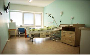 Novorodenecké oddelenie v Žiline má štyri vynovené izby vrátane nadštandardnej