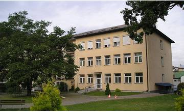 Železnice opäť ponúkajú polikliniku v centre Žiliny. Vyvolávacia cena vzrástla štvornásobne.