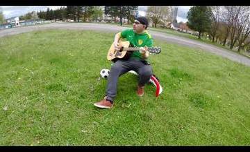 VIDEO: Žilinčan Andrej nahral futbalovú skladbu pri príležitosti začiatku šampionátu