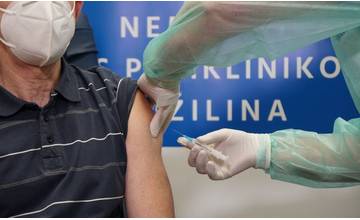 AKTUÁLNE: V Žilinskom kraji nebudú očkovať ľudí bez predošlej registrácie, rozhodla župa