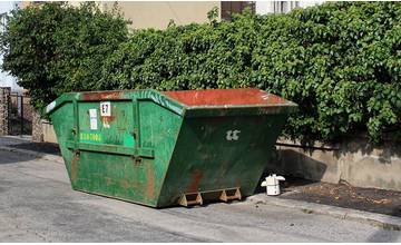Od 11. októbra 2021 sú kontajnery na objemný odpad rozmiestnené v mestskej časti Hliny