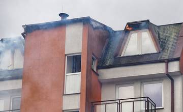 Žilinská radnica zabezpečí po požiari dočasné ubytovanie pre jednu rodinu. Hasiči umožnia vziať osobné veci