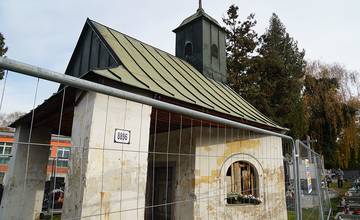 Historickú kaplnku na Starom cintoríne v Žiline začali rekonštruovať