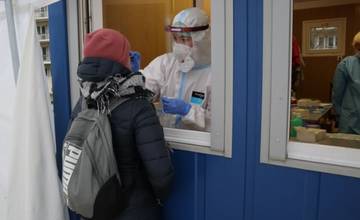 Najviac pozitívnych prípadov opäť v Žilinskom kraji, liečba neočkovaných pacientov stála už 37,5 milióna eur
