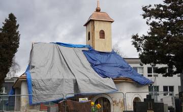 FOTO: Kaplnka na Starom cintoríne v Žiline bude mať novú strechu, mesto počíta s komplexnou rekonštrukciou