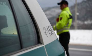 Policajti odhalili v jednej hodine dvoch opitých vodičov, obaja prišli o vodičský preukaz a boli obvinení