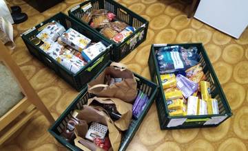 Nemocnicu v Liptovskom Mikuláši obdarovali viaceré spoločnosti. Zamestnanci dostali skipasy či dodávky potravín