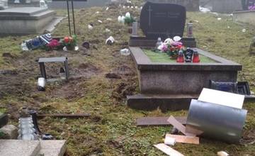 Mesto Žilina začalo riešiť situáciu s divou zverou na Novom cintoríne: Odštartovala výstavba nového oplotenia 