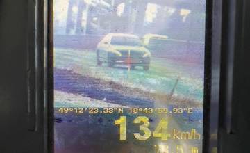 Po Rajeckej ceste sa rútil ako po diaľnici: Žilinskí policajti namerali vodičovi rýchlosť 134 km/h