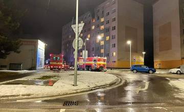 Pri požiari na Solinkách zasahovali hasiči zo Žiliny aj Kysuckého Nového Mesta, staršiu ženu našli bez známok života
