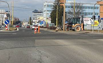 Slovenská správa ciest rozbehla cez víkend opravy prepadlín uprostred križovatky na Košickej