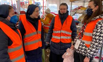 Zbierky pre Ukrajinu začínajú byť problematické, sklady sa rýchlo naplnili a chýbajú dobrovoľníci