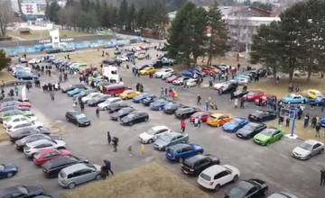 VIDEO: Automobiloví nadšenci zahájili v Žiline novú sezónu podujatia Autá & Káva