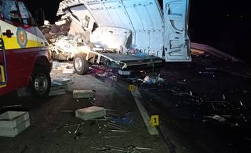 AKTUÁLNE: Tragická dopravná nehoda pri Krásne nad Kysucou si vyžiadala dva životy, cesta je už prejazdná